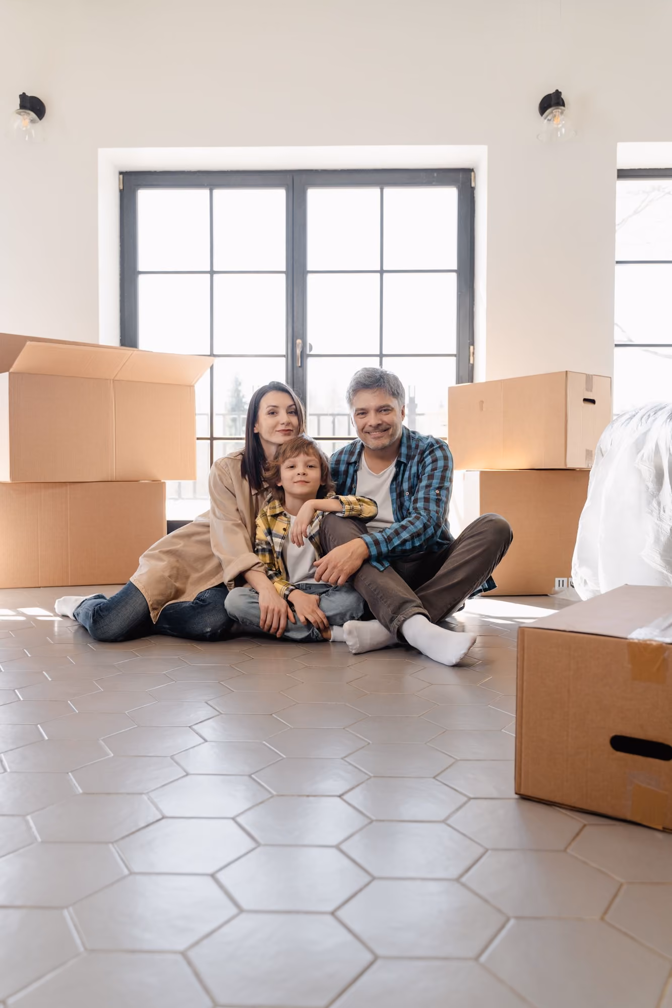 Familia en su nuevo hogar