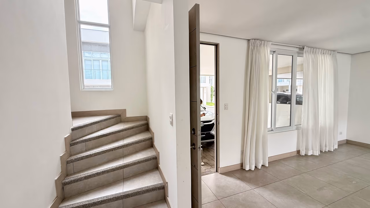 Casa en alquiler en Guachipelín, fotografía 1