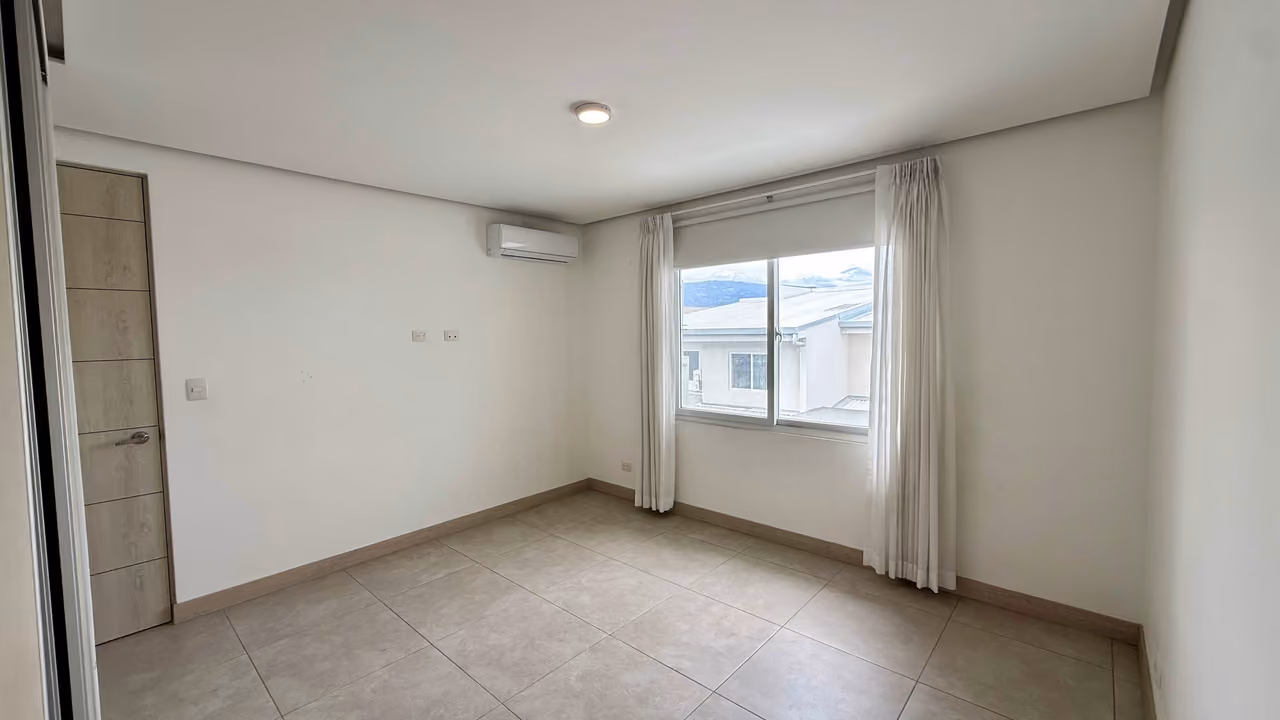 Casa en alquiler en Guachipelín, fotografía 5