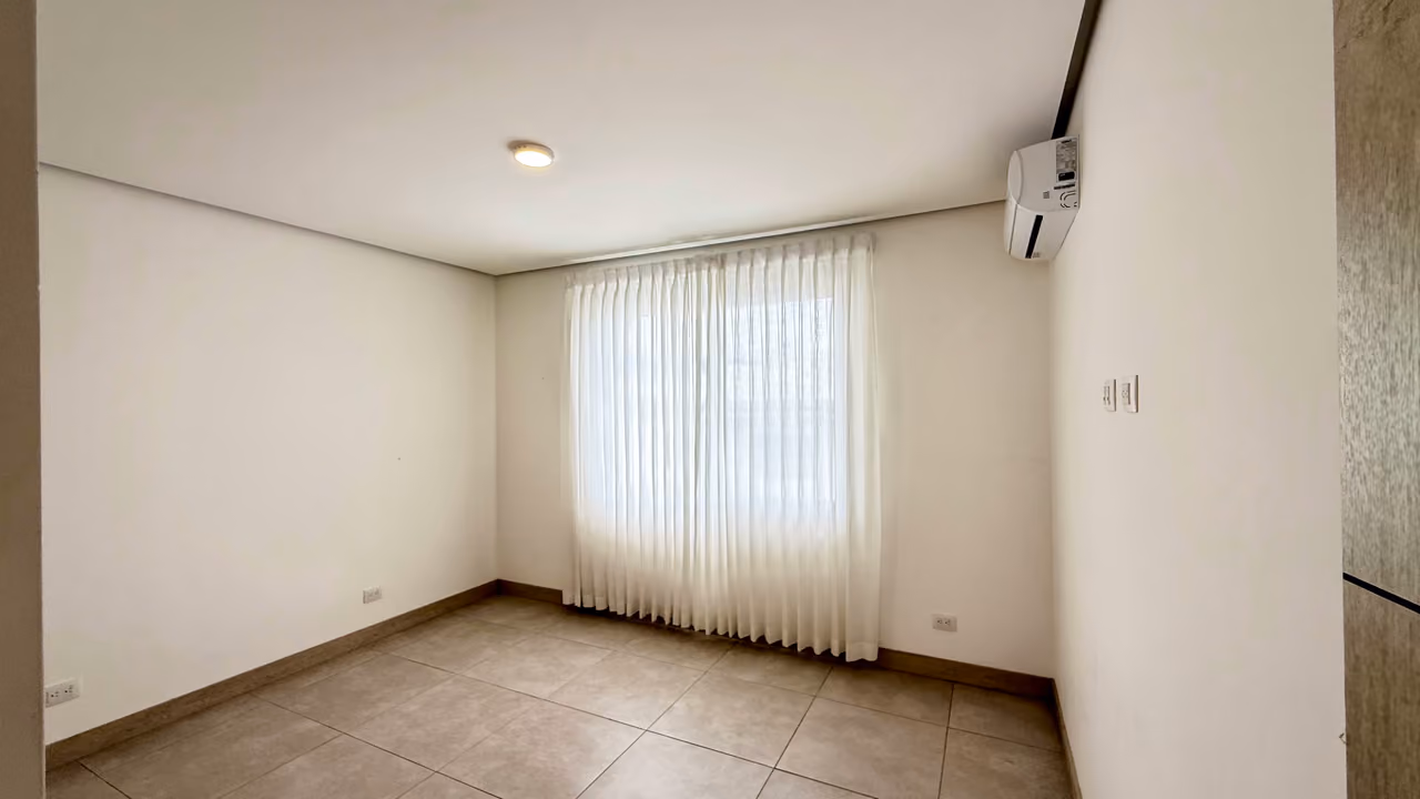 Casa en alquiler en Guachipelín, fotografía 11